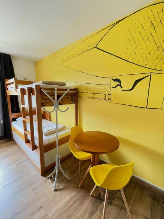 Jardim Botanico House Hostel Curitiba Luaran gambar