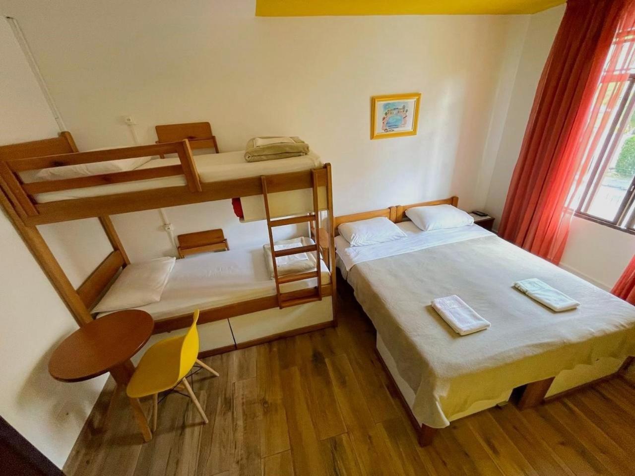 Jardim Botanico House Hostel Curitiba Luaran gambar