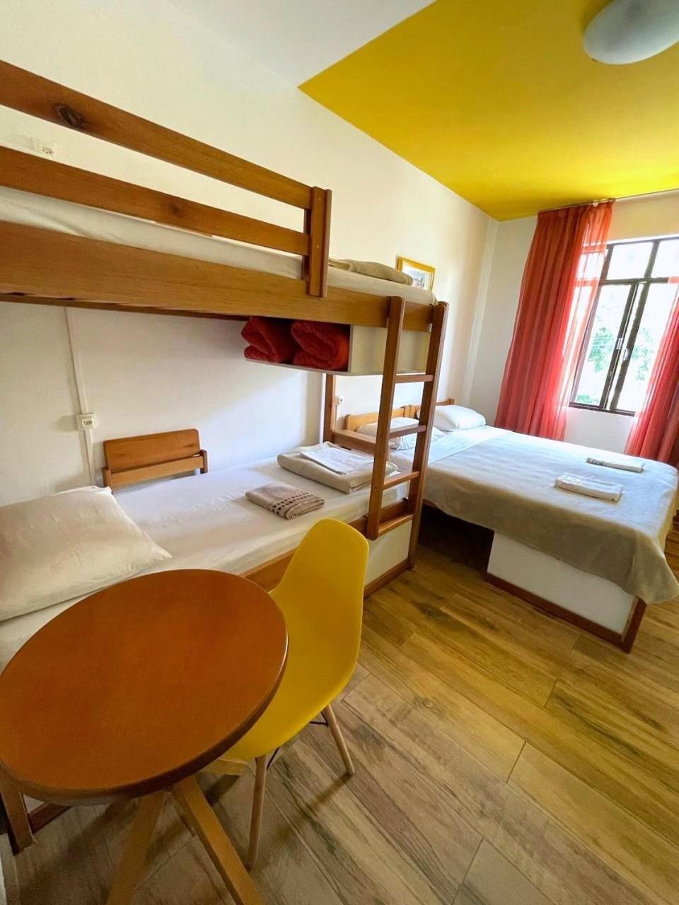 Jardim Botanico House Hostel Curitiba Luaran gambar