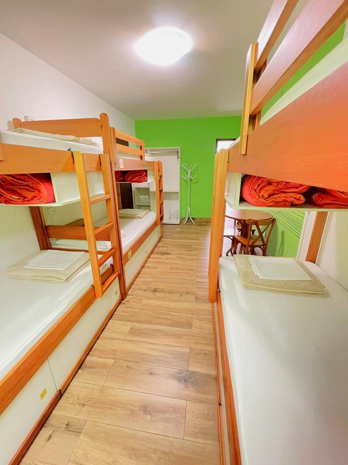 Jardim Botanico House Hostel Curitiba Luaran gambar