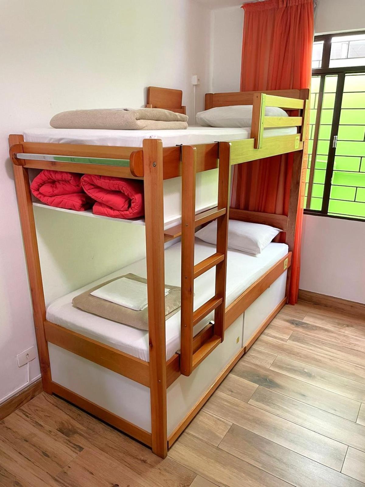 Jardim Botanico House Hostel Curitiba Luaran gambar